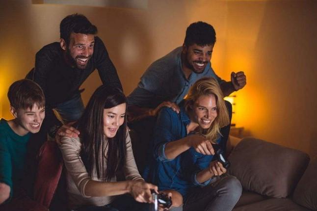 「边玩边赚」：详解游戏公会 Yield Guild Games运作机制与经济模型