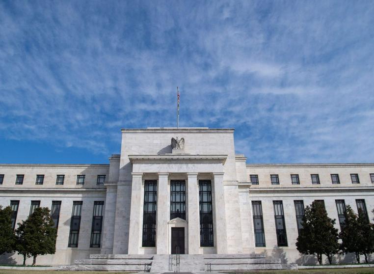 アジア市場が始まる前に、連邦準備制度がシリコンバレー銀行の危機を終息させる？