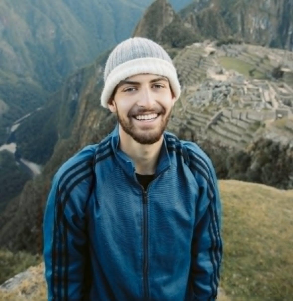 The market crash has angered many, PEPE "founder" exposed: a 1997 photographer, has purchased a Lamborghini