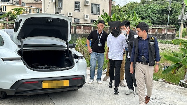 Hong Kong TVB artist Zheng Junxi was arrested by the police in connection with the JPEX case