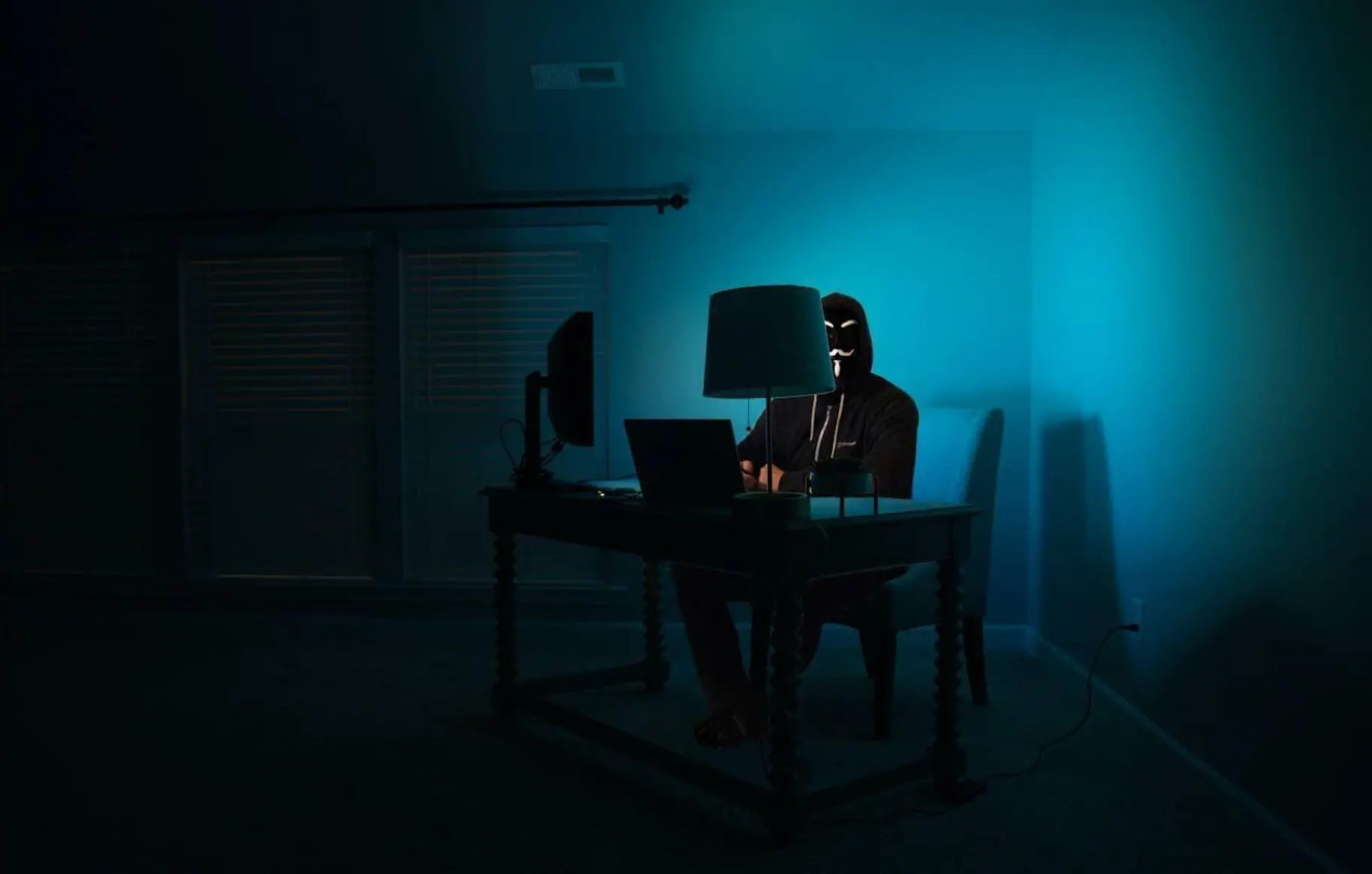 視点：L2はユーザーの救済者である一方で、L1の略奪者でもある。