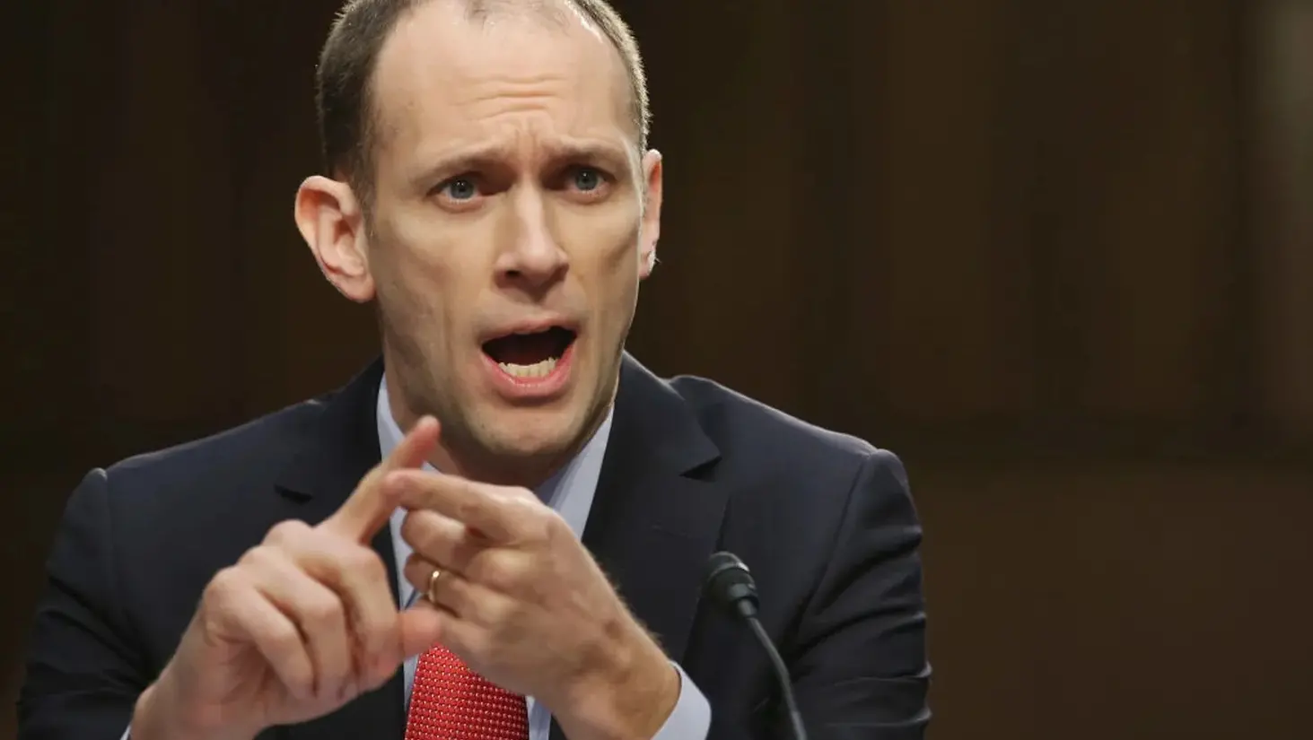 미국 연방준비제도 고위 관계자는 “미국 경제가 침체에 빠지지 않았다”고 시장을 진정시키기 위해 말했다