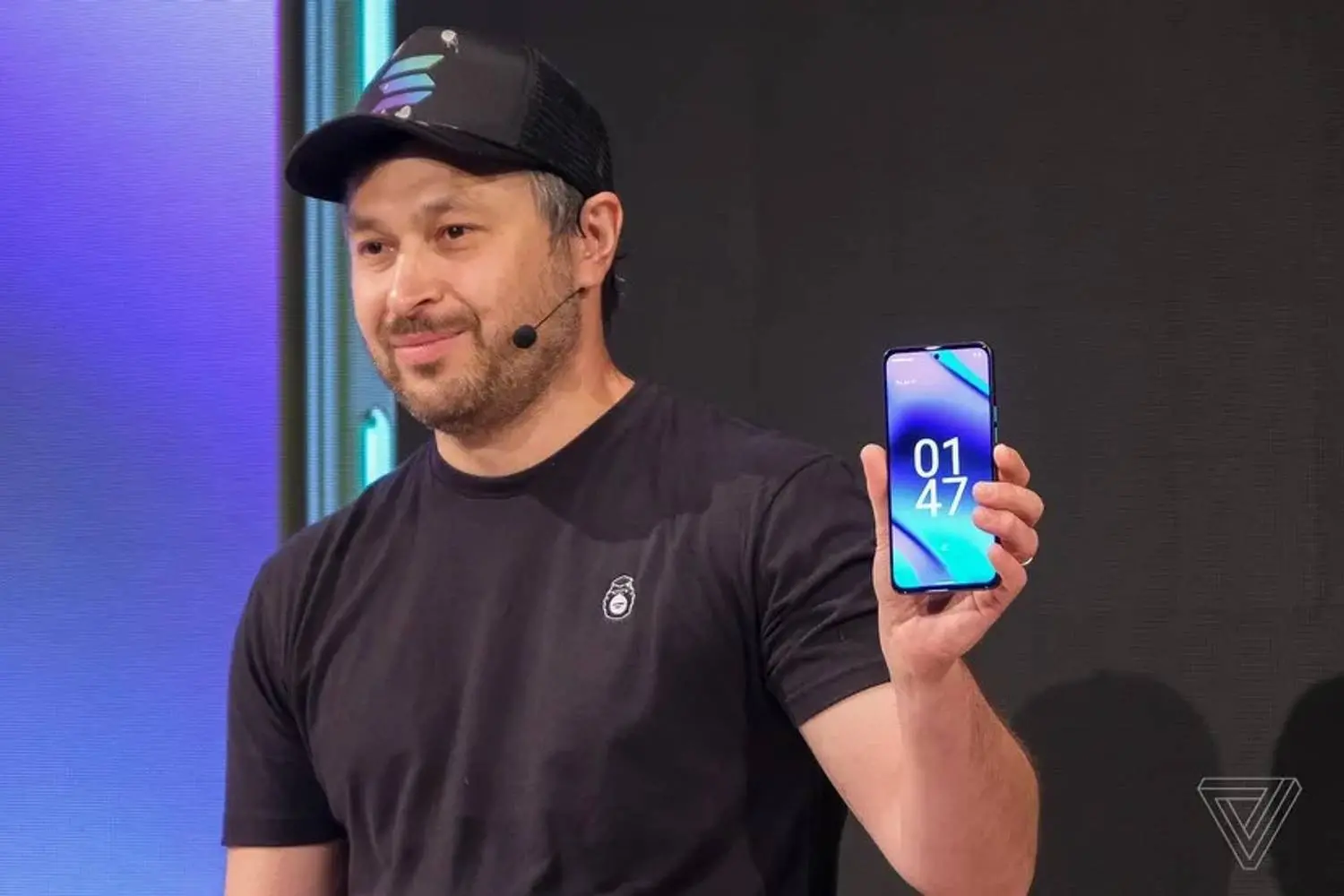 Solana Mobile Chapter 2 更名为 Solana Seeker，计划 2025 年发布