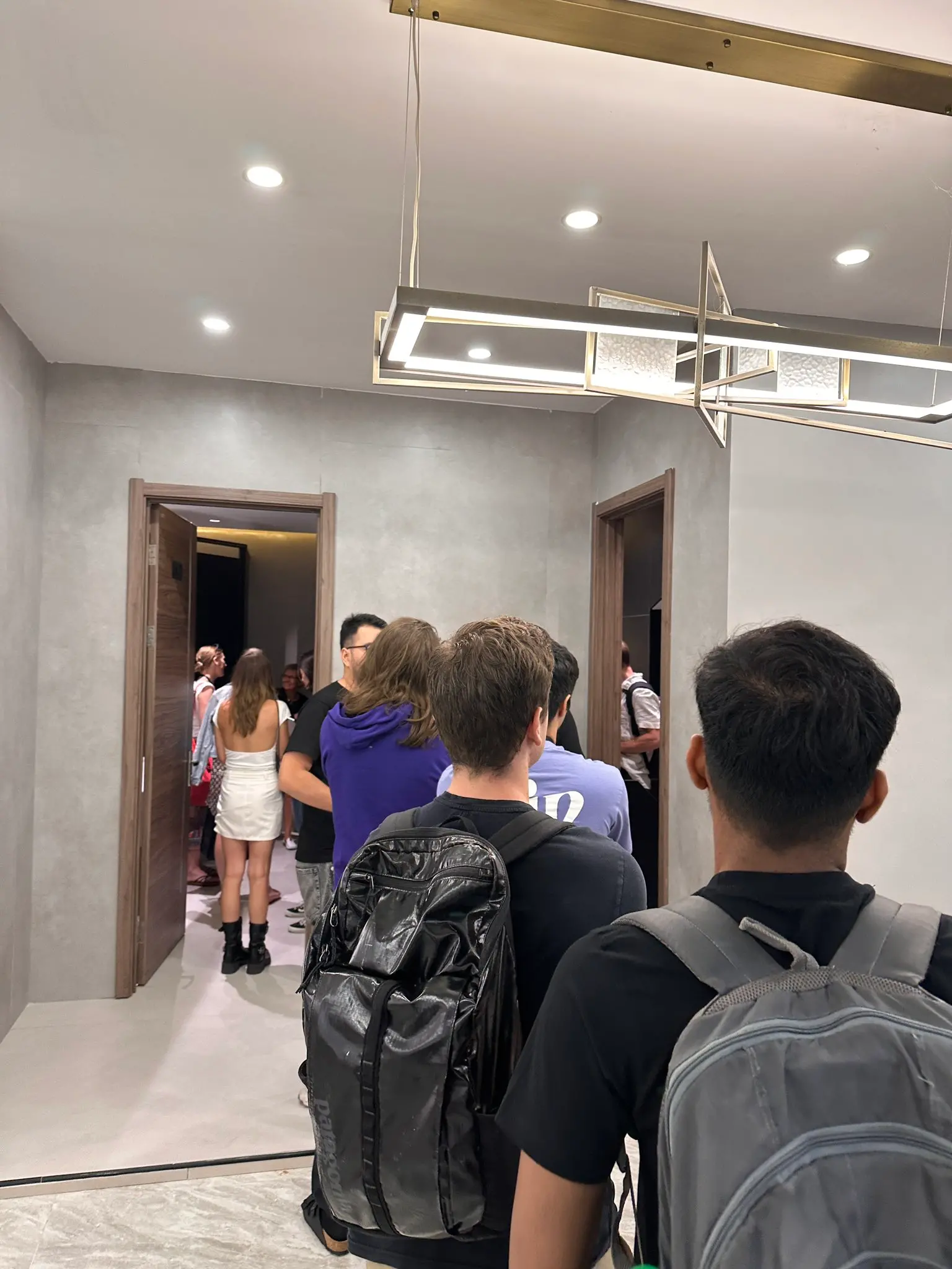每天撒 1000 刀,录取率 5%,揭秘网络学校 Network School 的新鲜体验