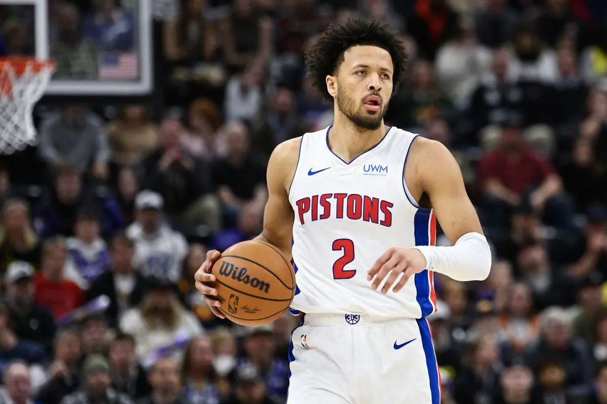 Which celebrities in the NBA and NFL are investing in cryptocurrencies?
