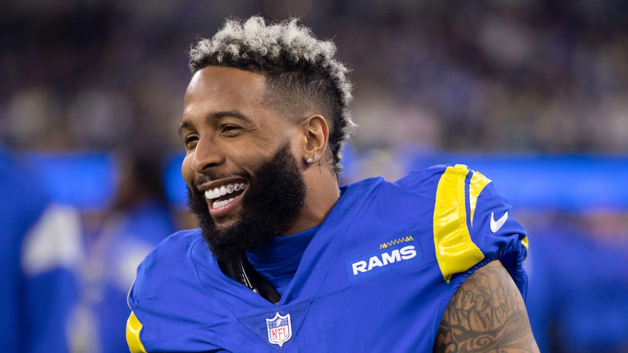 Which celebrities in the NBA and NFL are investing in cryptocurrencies?