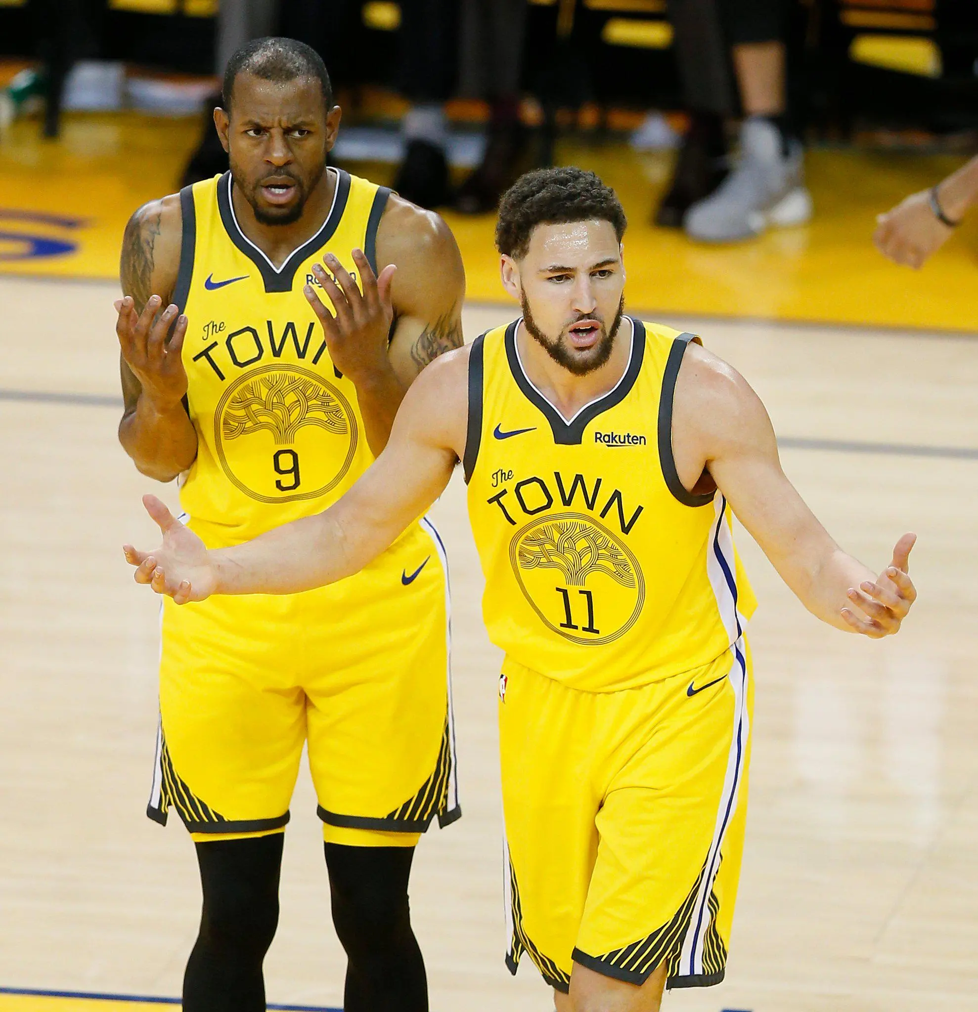 Which celebrities in the NBA and NFL are investing in cryptocurrencies?