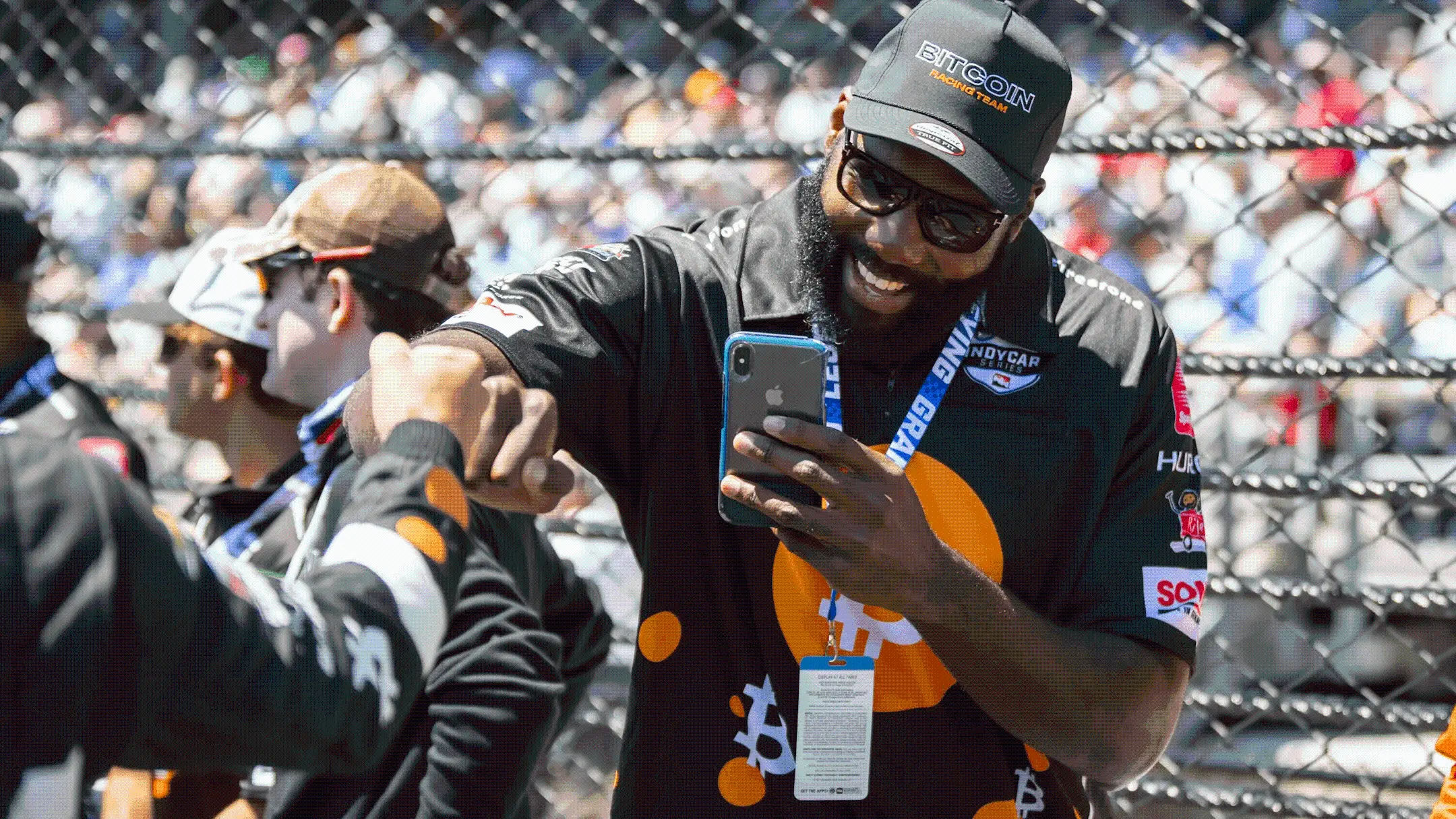 Which celebrities in the NBA and NFL are investing in cryptocurrencies?