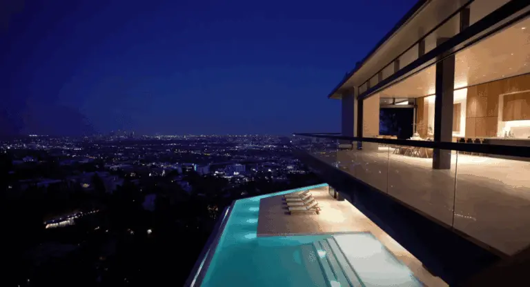 Los Angeles fire line, the anxious cryptocurrency tycoons and the mansions in peril
