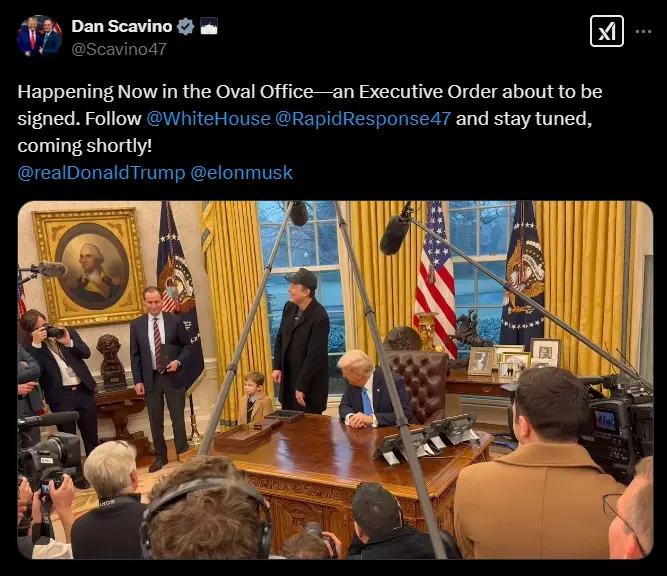 머스크가 다시 백악관 Oval Office를 방문하여 트럼프와 함께 기자회견에 참석했다