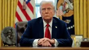 特朗普宣布国家紧急状态，全面征收关税，设 10%“最低基准关税”，对美贸易逆差最大国征税更高