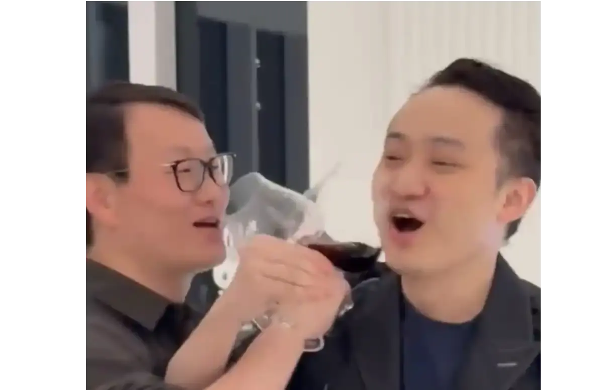 币圈首富们喝交杯酒，化解 10 亿美元恩仇的币圈规则