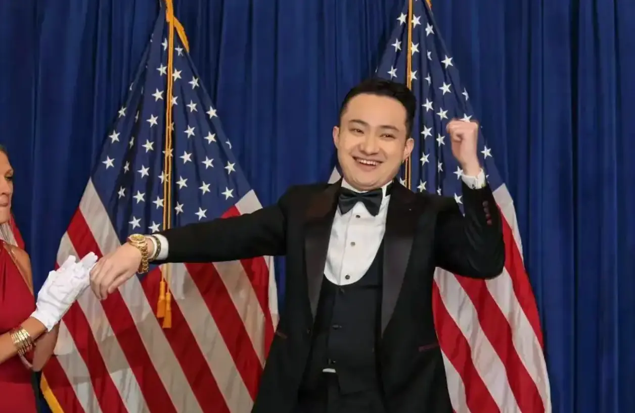 波场 상장, 손형이 암호화폐 시장에 진입하여 "역상장으로 코인 구매"의 자본 광란