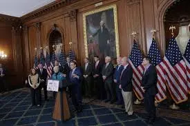 “아름다운 법안”이 곧 통과될 예정이며, 스테이블코인을 대폭 발전시키고 연준의 금리 인하를 추진할 계획이다