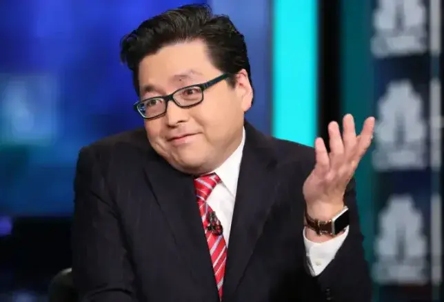 그는 수십억을 들여 이더리움을 샀고, 4000이 바닥이라고 말했다