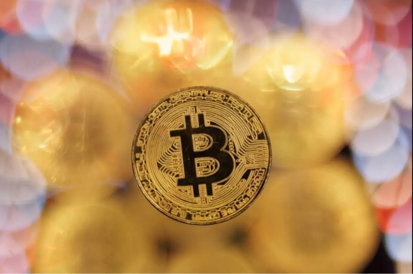 比特币盘整深水区：Q4 关键阶段的突围路径