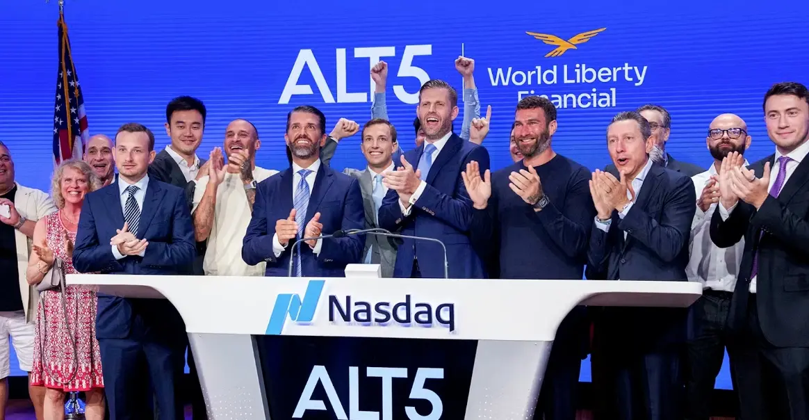 总统变庄家：80 万投资者血亏，特朗普家族套现离场