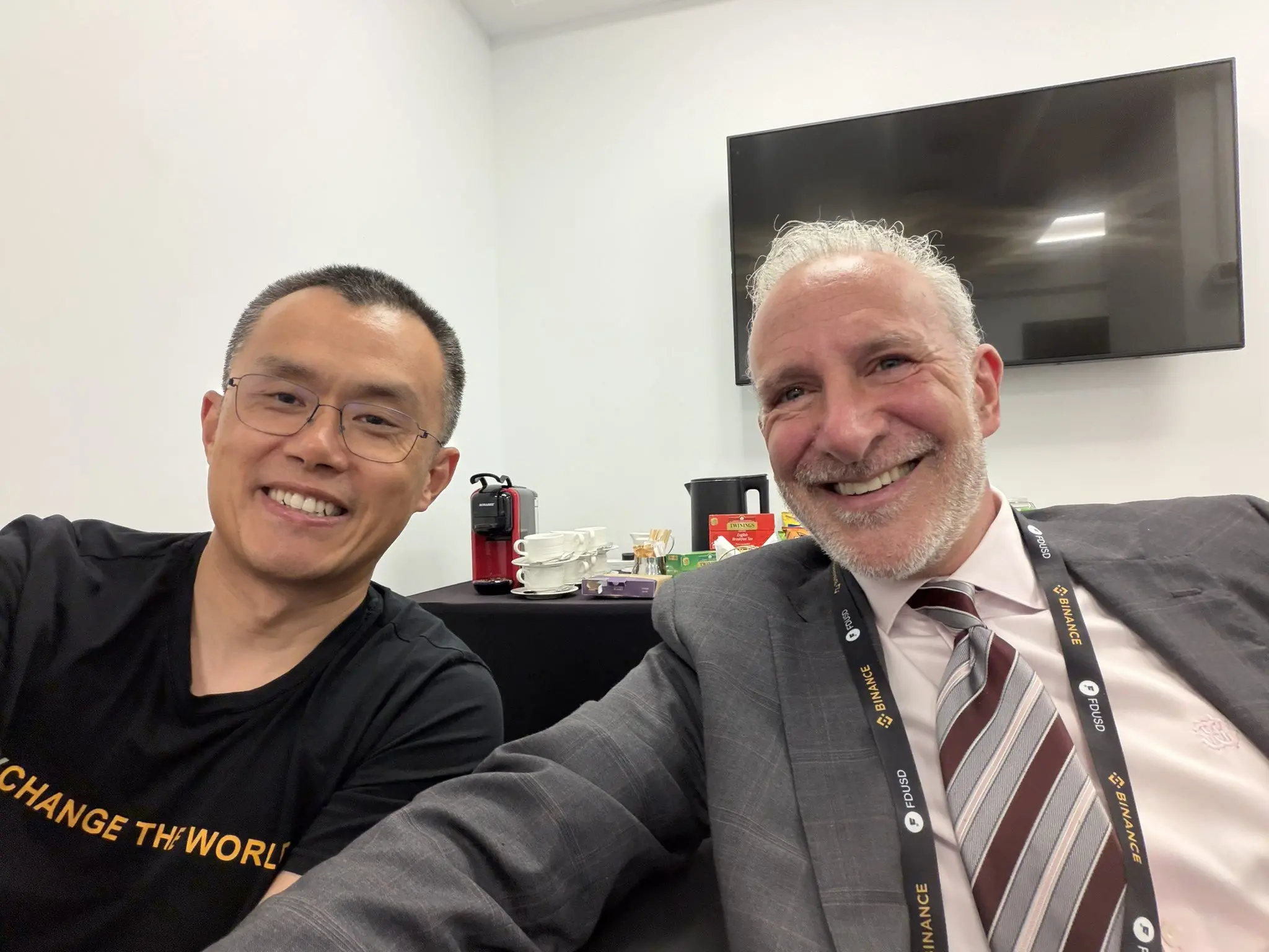 赵長鵬:ピーター・シフとのビットコインとトークン化された金についての討論が間もなく始まります。