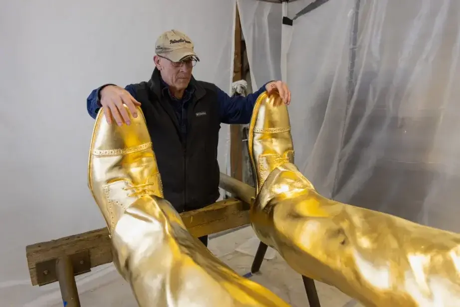 The New York Times: Creating a Golden Statue of Trump, A Crazy Marketing Campaign for Meme Coins