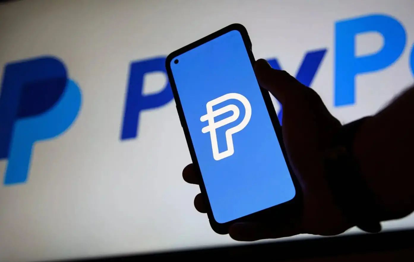 当 AI 接管“购物路径”，PayPal 还剩多少时间？