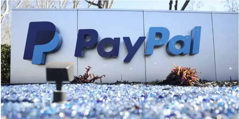 一代支付帝國 PayPal，可能要被買走了