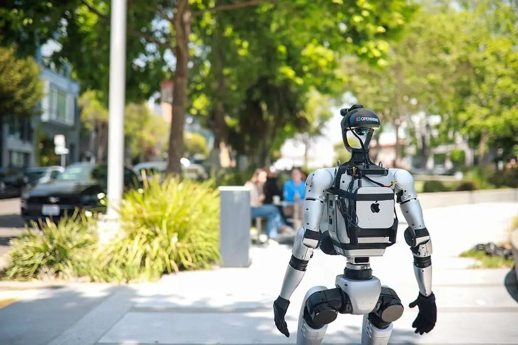 从斯坦福实验室到硅谷街头：OpenMind 如何破解机器经济的“最后一公里”难题？