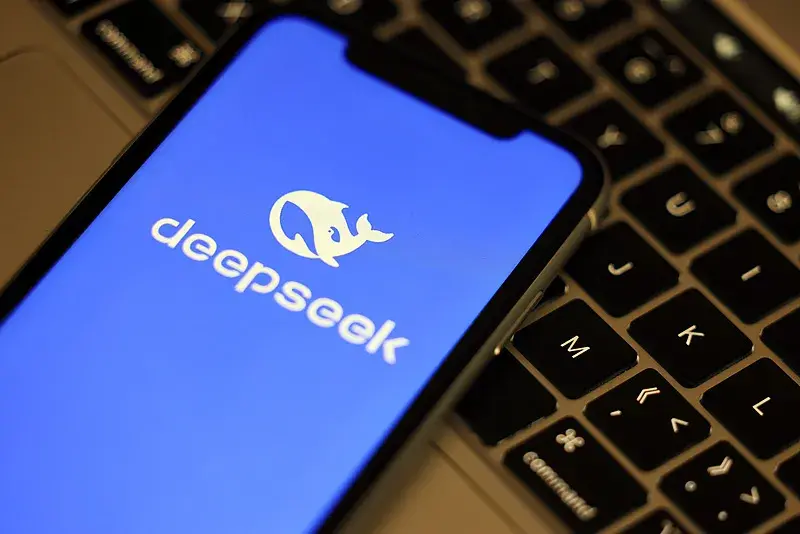 報道:DeepSeekが資金調達を再開、投資前評価額5000億元