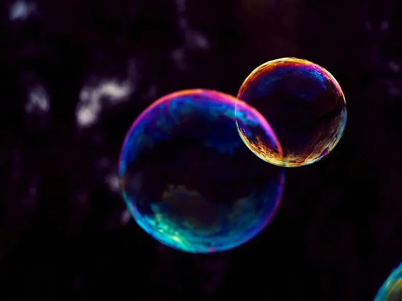 Is the critical moment for capital approaching? The AI narrative is shifting from technology to financing, with giants facing cash flow crises and the bond market sounding the alarm