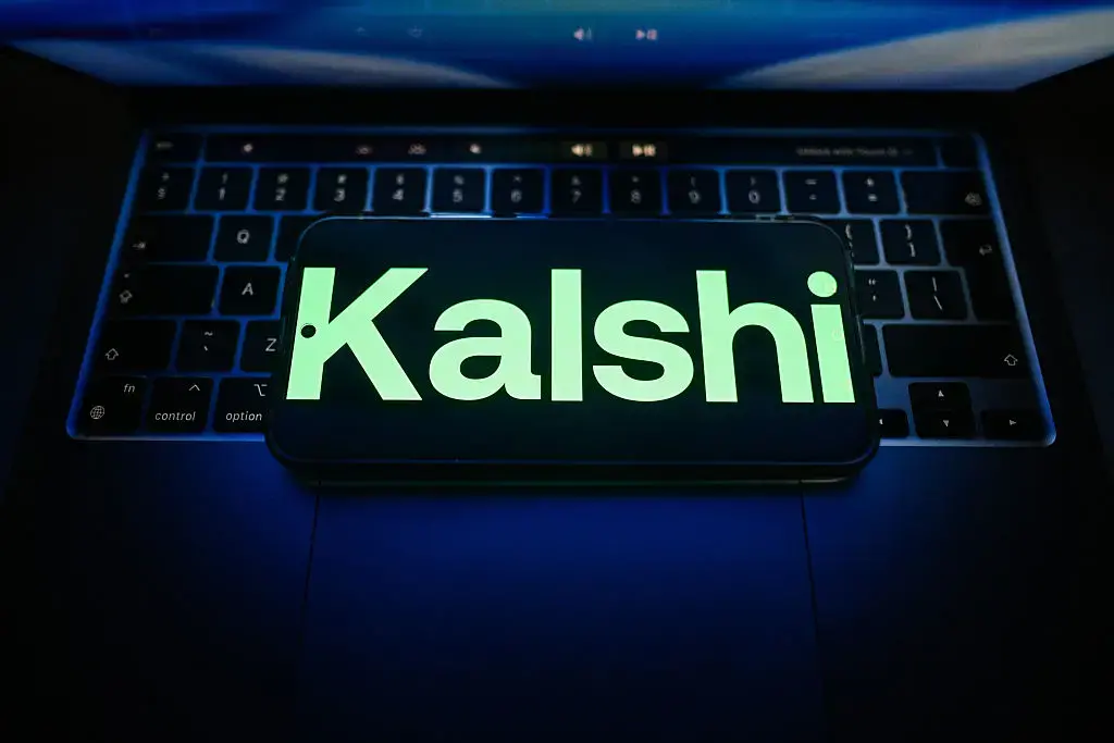 양적 거래자가 400억 Kalshi 제국과 정면으로 맞서며 거래량 조작의 면죄부를 벗겨냈다