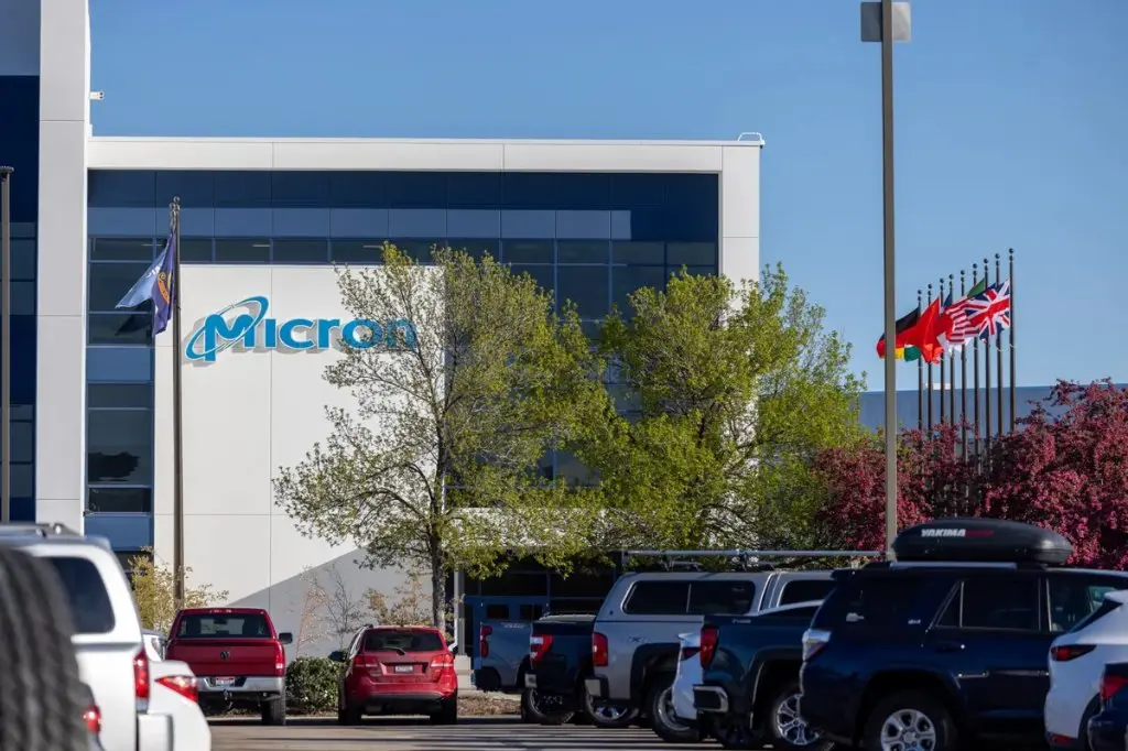 Micron и SanDisk лидируют по падению, накопители продолжают корректироваться, что произошло?